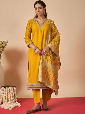 Women Ethnic Motifs Embroidered Regular Thread Work Kurta with Trousers & With Dupatta 5