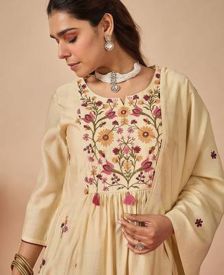 Women Floral Embroidered Tiered Thread Work Kurta With Trousers & Dupatta 3