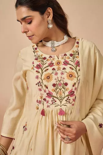 Women Floral Embroidered Tiered Thread Work Kurta With Trousers & Dupatta