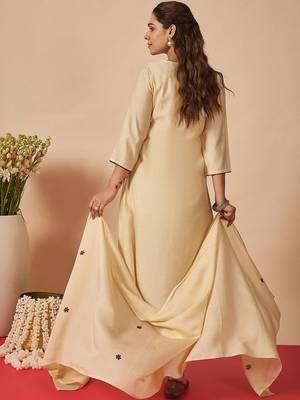 Women Floral Embroidered Tiered Thread Work Kurta With Trousers & Dupatta 5