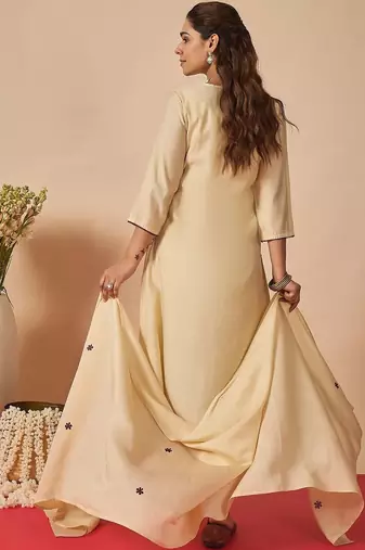 Women Floral Embroidered Tiered Thread Work Kurta With Trousers & Dupatta