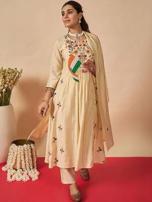 Women Floral Embroidered Tiered Thread Work Kurta With Trousers & Dupatta 6