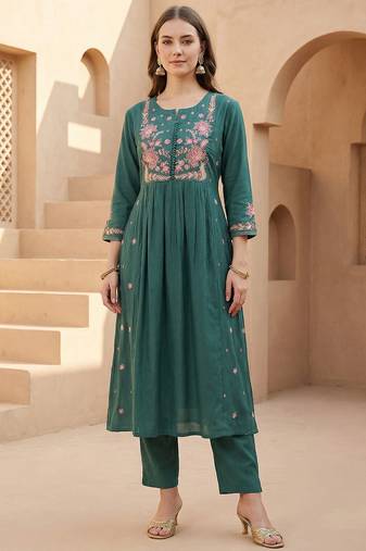 Women Floral Embroidered Regular Thread Work Kurta with Trousers