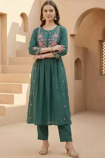 Women Floral Embroidered Regular Thread Work Kurta with Trousers