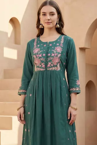 Women Floral Embroidered Regular Thread Work Kurta with Trousers