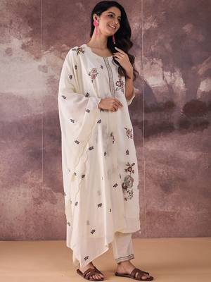 Floral Embroidered Thread Work Straight Kurta With Trousers & Dupatta 1