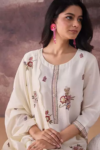 Floral Embroidered Thread Work Straight Kurta With Trousers & Dupatta