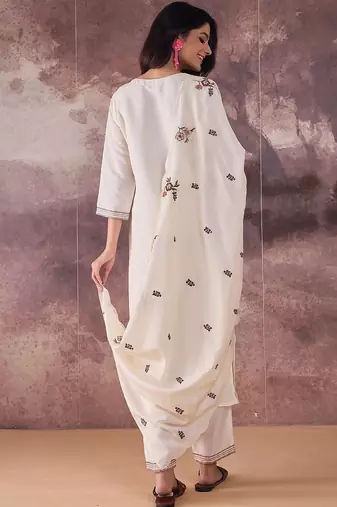Floral Embroidered Thread Work Straight Kurta With Trousers & Dupatta