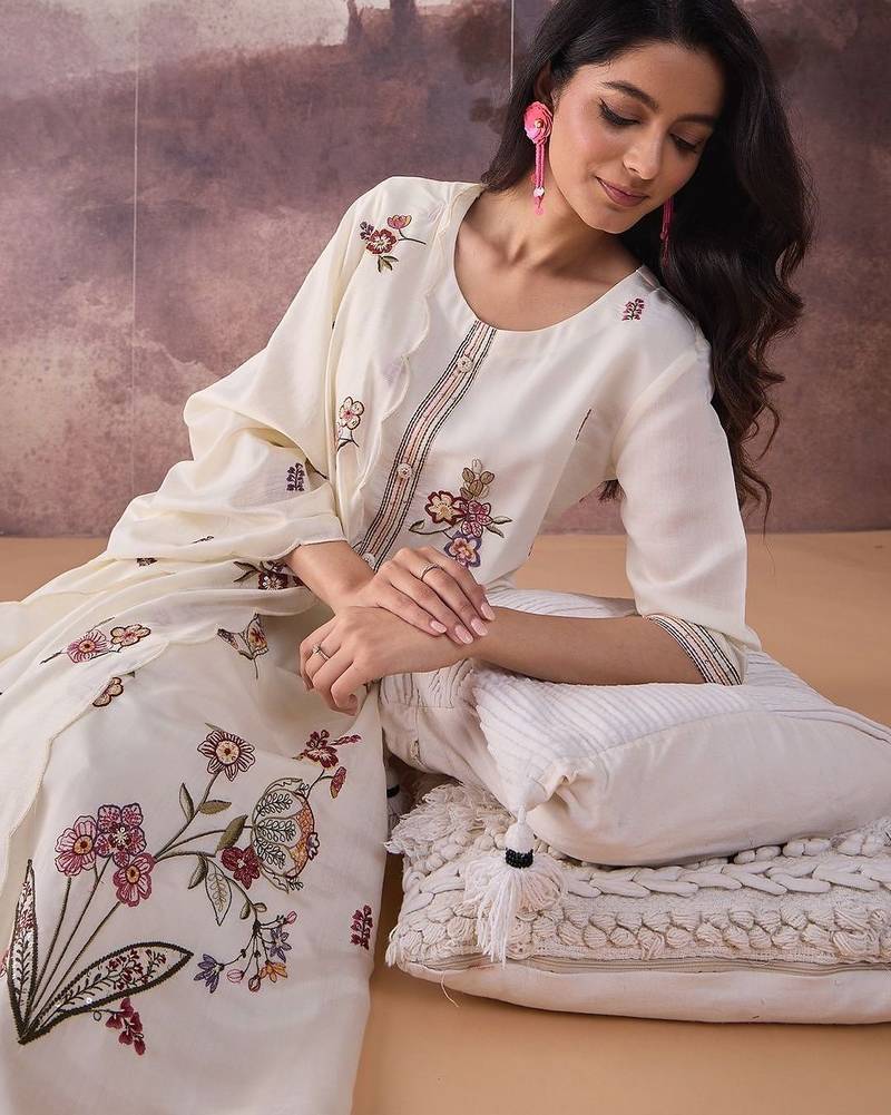 Floral Embroidered Thread Work Straight Kurta With Trousers & Dupatta