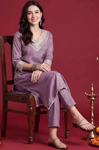 Women Ethnic Motifs Embroidered Regular Thread Work Kurta with Trousers