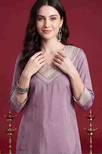Women Ethnic Motifs Embroidered Regular Thread Work Kurta with Trousers