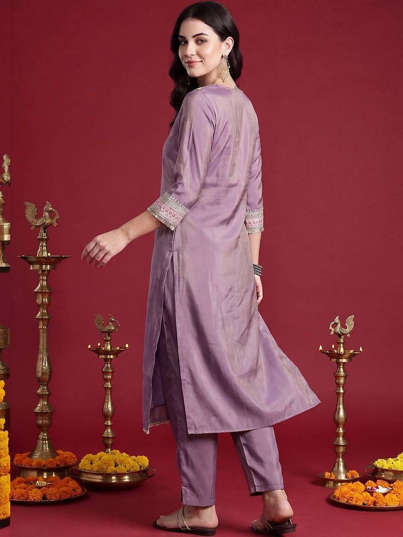 Women Ethnic Motifs Embroidered Regular Thread Work Kurta with Trousers