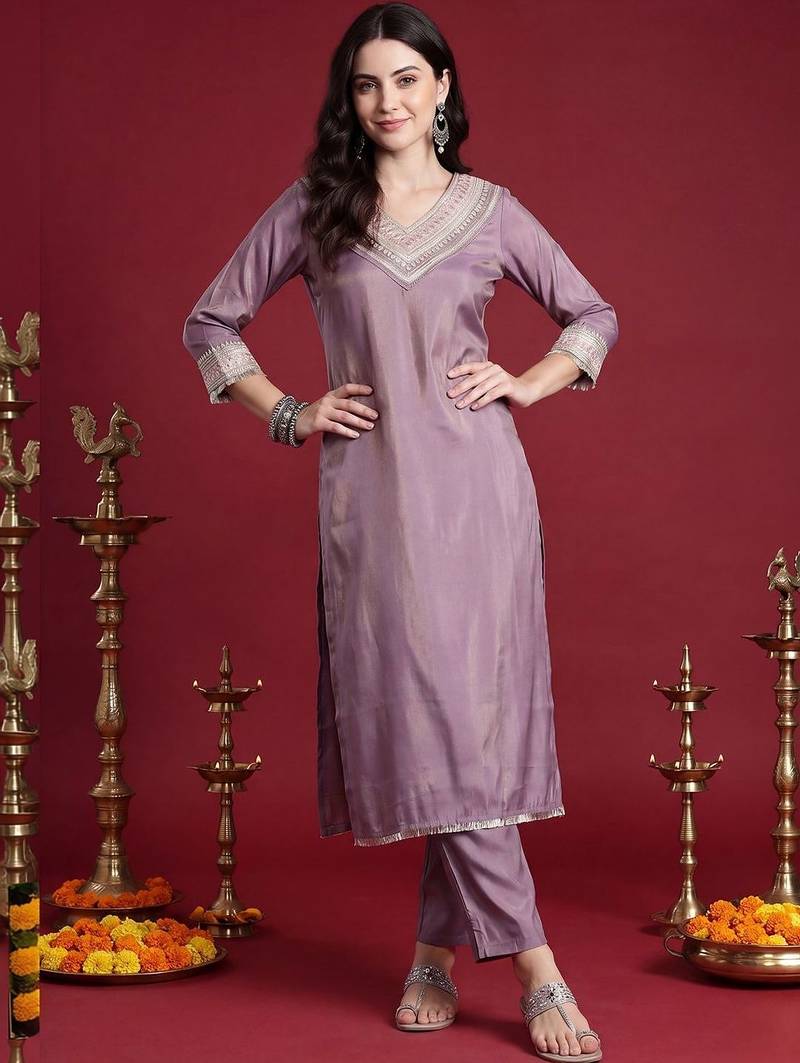 Women Ethnic Motifs Embroidered Regular Thread Work Kurta with Trousers