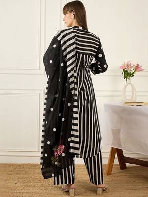 Women Floral Printed Regular Pure Cotton Kurta with Palazzos & With Dupatta 5