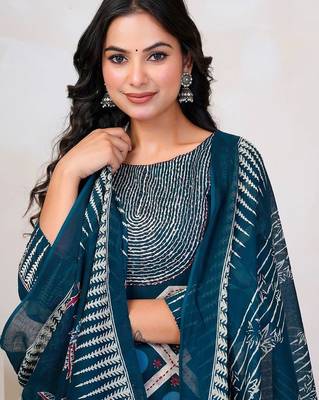 Women Floral Printed Regular Sequinned Pure Cotton Kurta with Trousers & With Dupatta 2