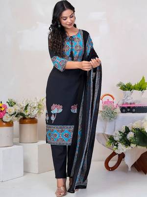 Women Floral Printed Regular Sequinned Pure Cotton Kurta with Trousers & With Dupatta 2