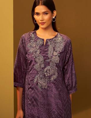 Women Ethnic Motifs Printed Regular Thread Work Kurta with Trousers 4