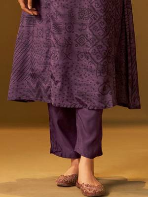 Women Ethnic Motifs Printed Regular Thread Work Kurta with Trousers 6