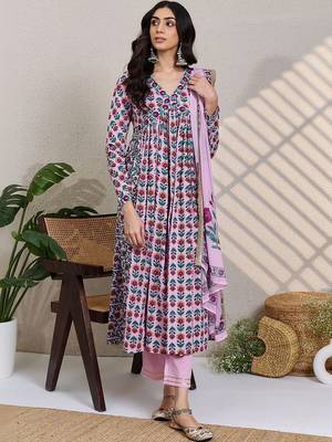 Women Floral Printed Empire Pure Cotton Kurta with Trousers & With Dupatta 3