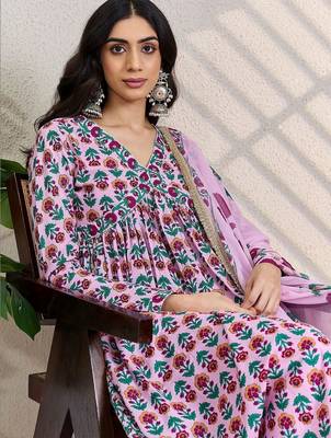 Women Floral Printed Empire Pure Cotton Kurta with Trousers & With Dupatta 4