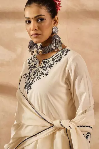 Women Ethnic Motifs Embroidered Regular Thread Work Pure Cotton Kurta with Trousers & With Dupatta
