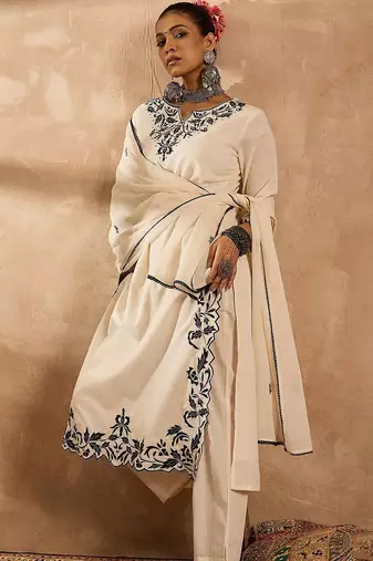 Women Ethnic Motifs Embroidered Regular Thread Work Pure Cotton Kurta with Trousers & With Dupatta