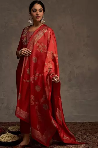 Women Ethnic Motifs Embroidered Regular Kurta with Trousers & With Dupatta