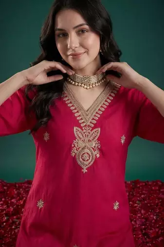 Women Ethnic Motifs Embroidered Regular Thread Work Kurta with Trousers & With Dupatta