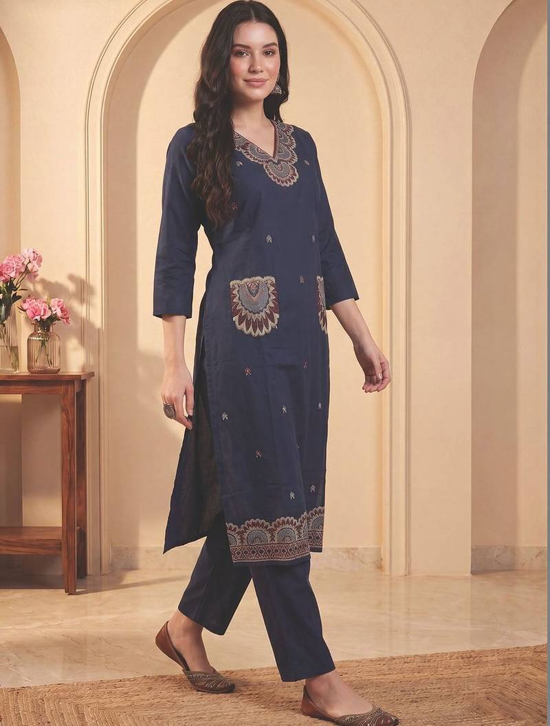 Women Ethnic Motifs Embroidered Regular Thread Work Pure Cotton Kurta with Trousers