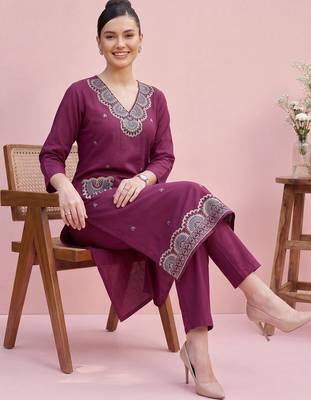 Women Ethnic Motifs Embroidered Regular Thread Work Pure Cotton Kurta with Trousers 5