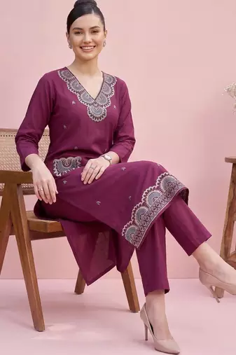 Women Ethnic Motifs Embroidered Regular Thread Work Pure Cotton Kurta with Trousers