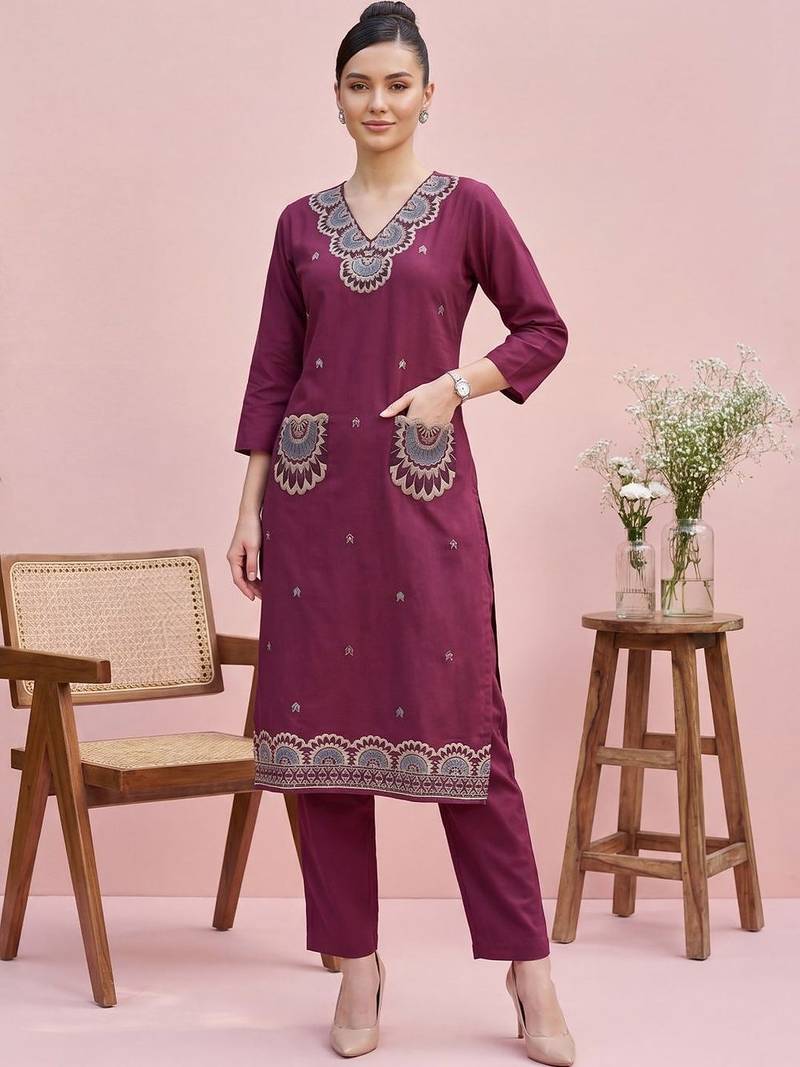 Women Ethnic Motifs Embroidered Regular Thread Work Pure Cotton Kurta with Trousers