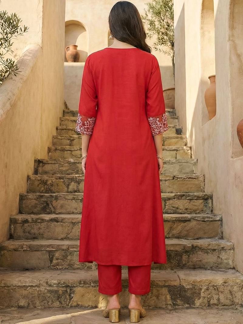 Women Ethnic Motifs Regular Thread Work Kurta with Trousers & With Dupatta