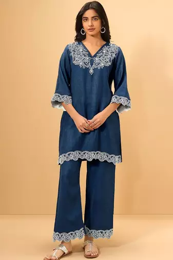 Women Ethnic Motifs Embroidered Regular Thread Work Linen Kurta with Palazzos