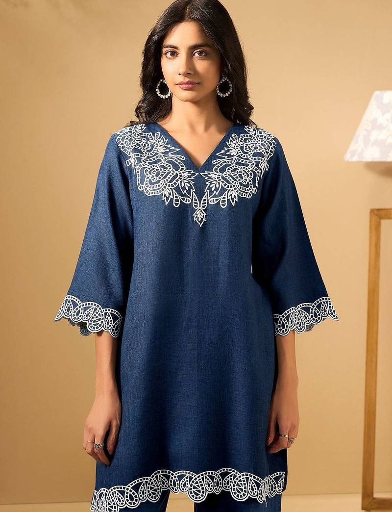 Women Ethnic Motifs Embroidered Regular Thread Work Linen Kurta with Palazzos