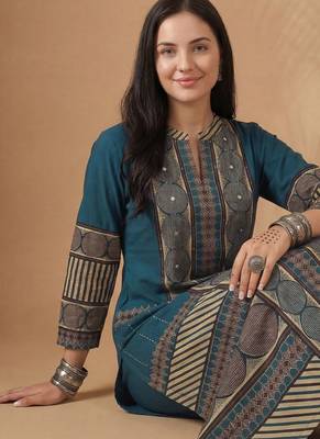 Women Printed Regular Mirror Work Pure Cotton Kurta with Trousers 6