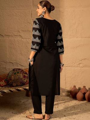 Women Ethnic Motifs Printed Regular Mirror Work Pure Cotton Kurta with Trousers 4