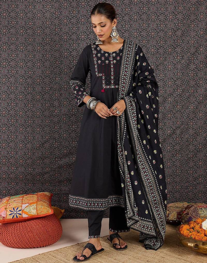 Women Ethnic Motifs Printed Regular Sequinned Pure Cotton Kurta with Trousers & With Dupatta