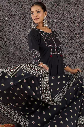 Women Ethnic Motifs Printed Regular Sequinned Pure Cotton Kurta with Trousers & With Dupatta