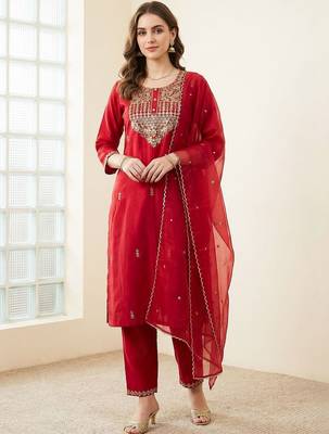 Women Ethnic Motifs Embroidered Regular Thread Work Liva Kurta with Trousers & With Dupatta 1