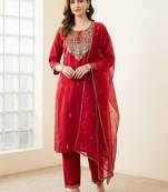 Women Ethnic Motifs Embroidered Regular Thread Work Liva Kurta with Trousers & With Dupatta