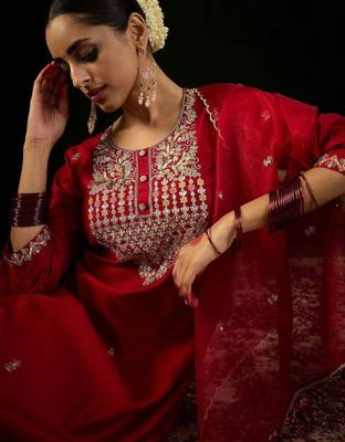 Women Ethnic Motifs Embroidered Regular Thread Work Liva Kurta with Trousers & With Dupatta 3
