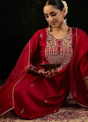 Women Ethnic Motifs Embroidered Regular Thread Work Liva Kurta with Trousers & With Dupatta 5