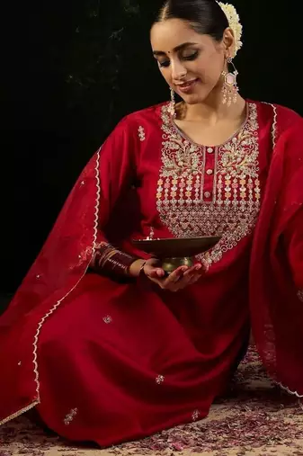 Women Ethnic Motifs Embroidered Regular Thread Work Liva Kurta with Trousers & With Dupatta