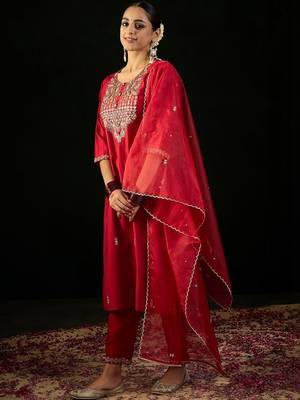 Women Ethnic Motifs Embroidered Regular Thread Work Liva Kurta with Trousers & With Dupatta 6