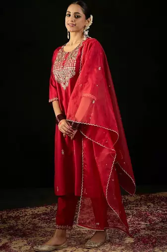 Women Ethnic Motifs Embroidered Regular Thread Work Liva Kurta with Trousers & With Dupatta