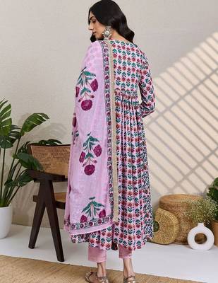 Women Floral Printed Empire Gotta Patti Pure Cotton Kurta with Trousers & With Dupatta 3