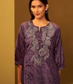 Women Ethnic Motifs Embroidered Kurta with Trousers
