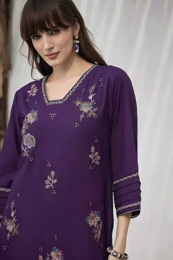 Floral Embroidered Square Neck Thread Work Straight Kurta & Trousers
