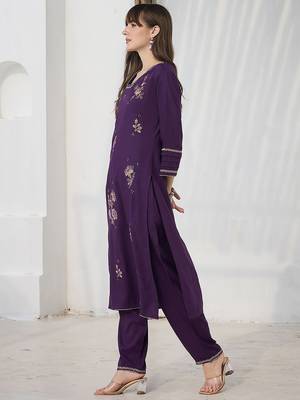 Floral Embroidered Square Neck Thread Work Straight Kurta & Trousers 3